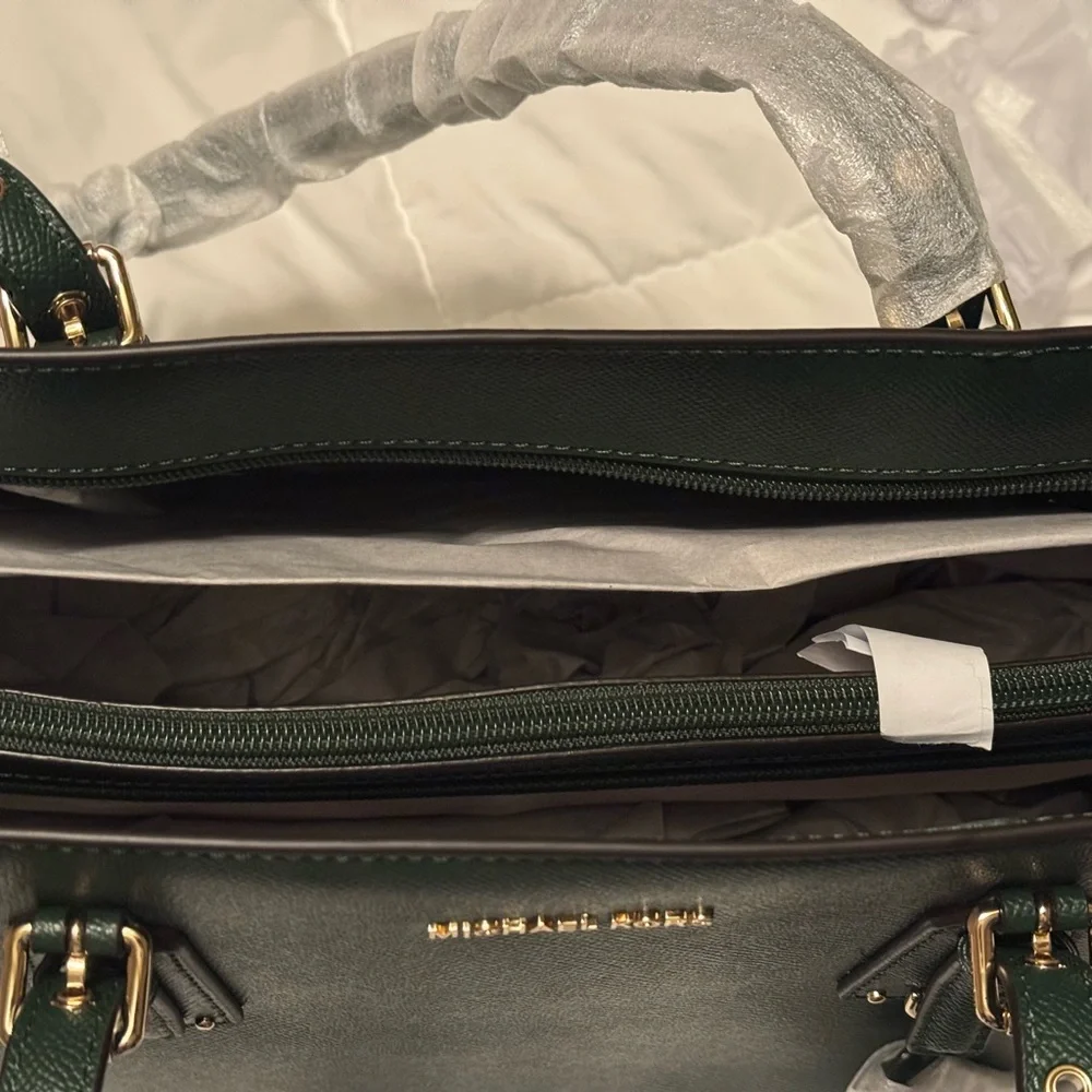 Michael Kors Voyager Tote - Picture 6 of 8